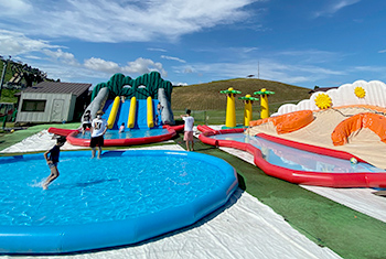 ウォータースライダー